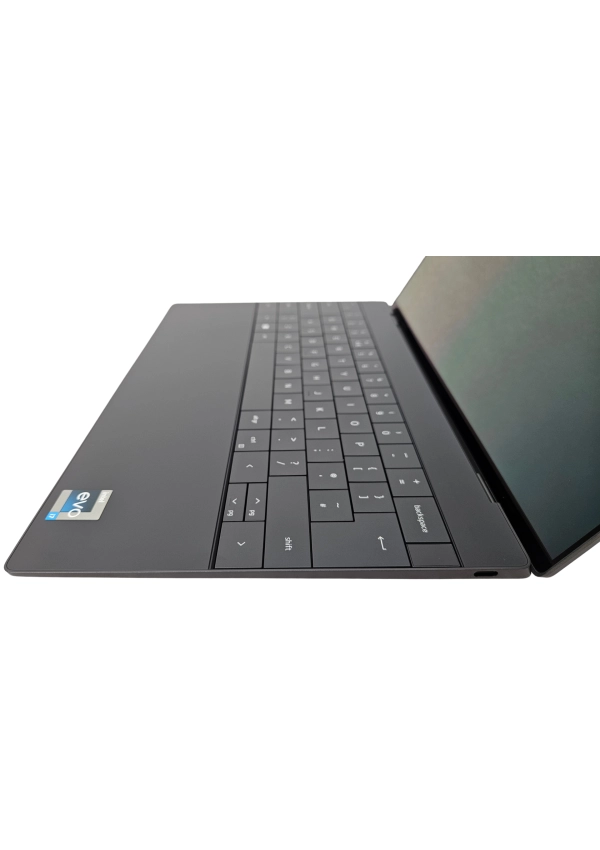 Bezramkowy aluminiowy ultrabook Dell XPS 9320 i7-1260P 16GB 512GB SSD 13,4